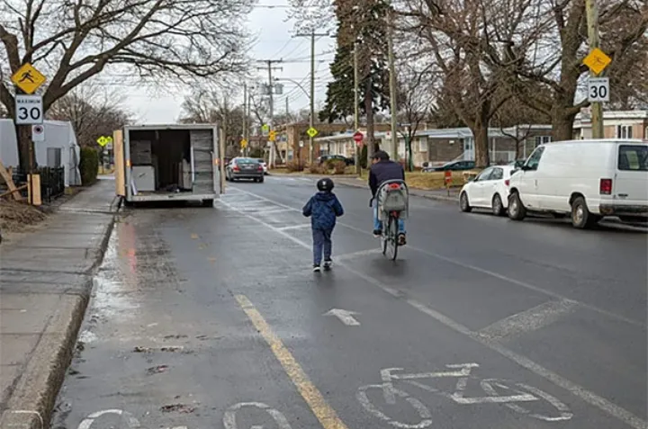 با خط تلفن جدید در مونترال، رسیدگی به سدمعبر خودروها از دوش ۹۱۱ برداشته شد